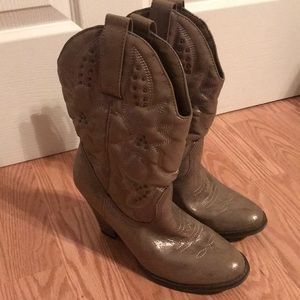 Gold shimmer cowgirl boots